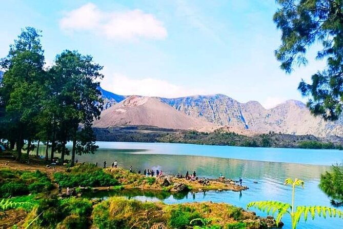 3D/2N Rinjani trekking summit,lake and hot springs. - Day one: Sembalun village to the crater rim