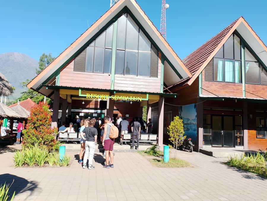 3d/2n trekking mount rinjani summit lake & hot springs - What to pack for cold nights and rough trail