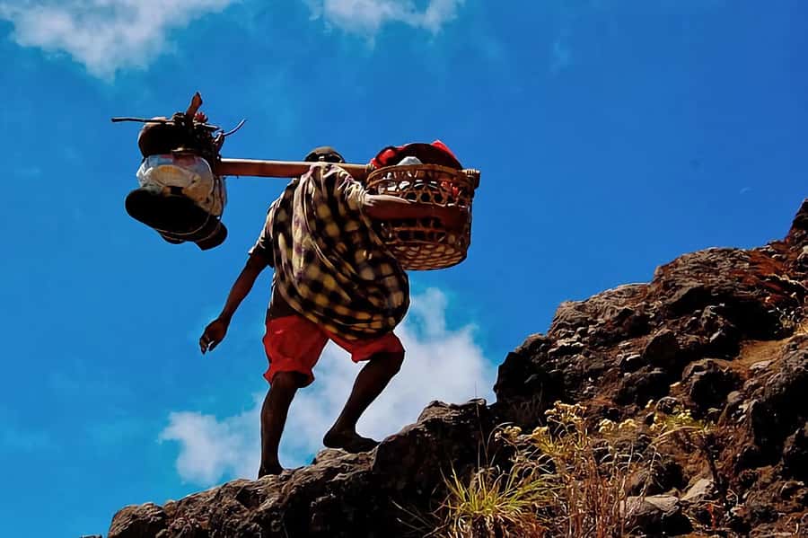 3d/2n trekking mount rinjani summit lake & hot springs - Day one: Sembalun grassland to the crater rim