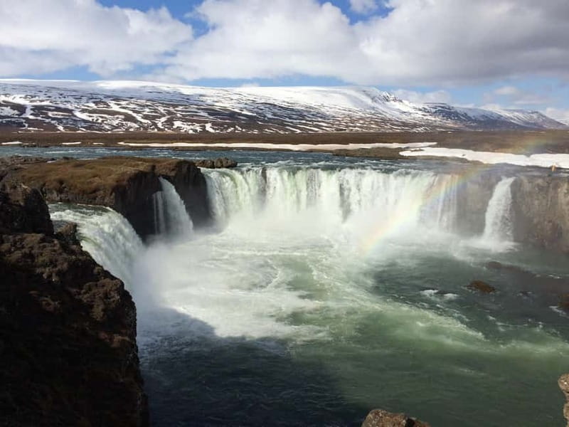Akureyri: Day Trip to Goðafoss, Lake Mývatn & Nature Baths - Goðafoss: a powerful first stop