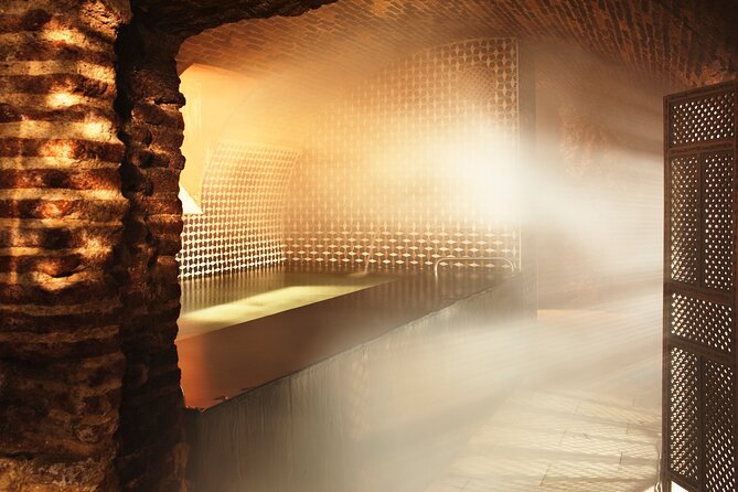 Arabian Baths and 30' Massage at Madrid's Hammam Al Ándalus - The 30-minute essential-oil massage