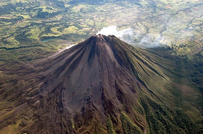 Arenal Volcano Hike plus Baldi Hot Springs and Dinner - Who will like this combination