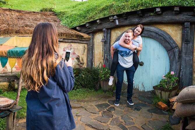 Auckland to Hobbiton Movie Set and Rotorua's Geothermal Valley - Te Puia: geysers, mud pools, and Māori culture