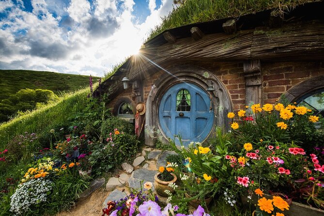 Auckland to Hobbiton Movie Set and Rotorua's Geothermal Valley - Price, group size, and overall value