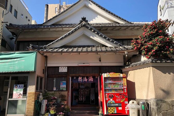 Authentic Onsen Experience Tattoo Friendly Hidden Gem in Shinjuku - The First Lesson: Shoes, Lockers, and Changing Areas