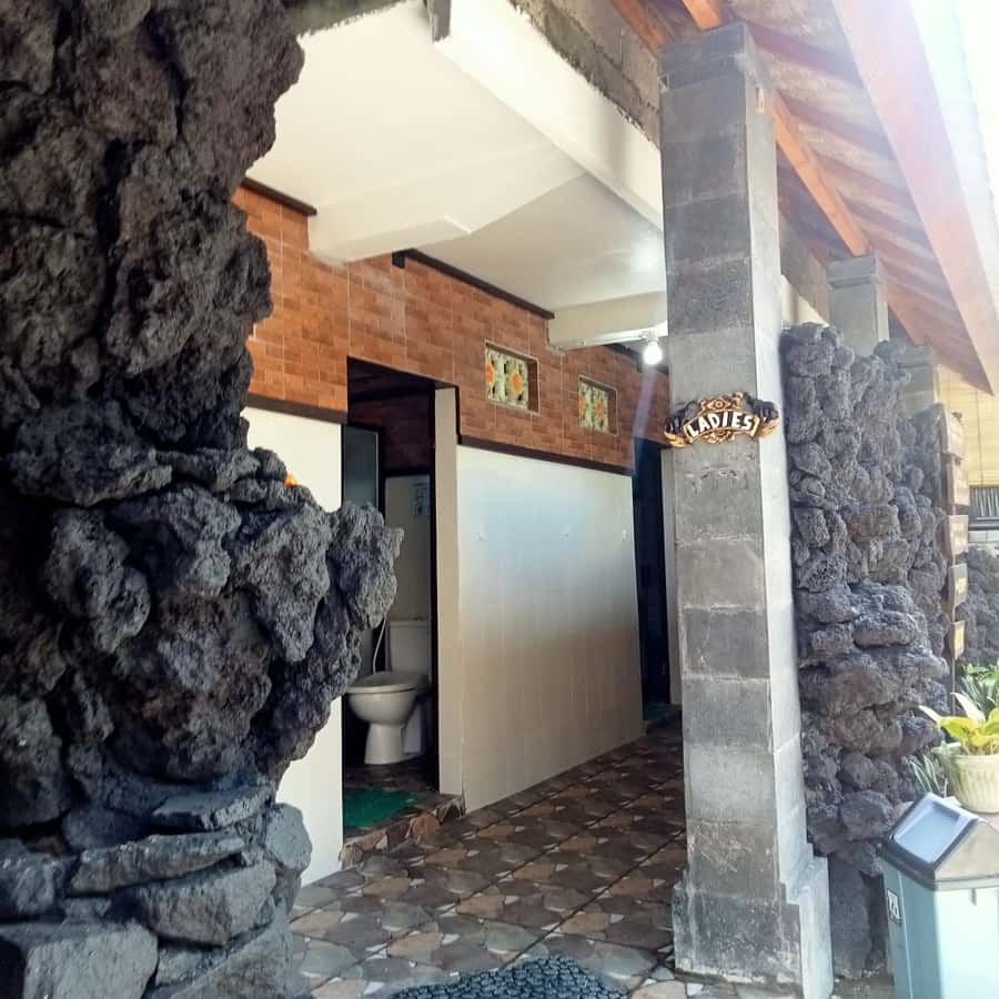 Bali: Batur Natural Hot Spring Entrance Ticket - What your first hour looks like at the entrance
