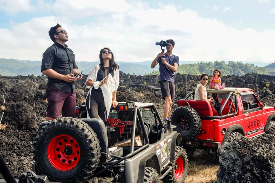 Bali/Mount Batur: Private Sunrise Jeep Tour & Hot Spring - Breakfast, coffee, and the ride home