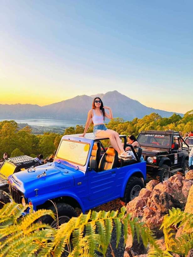 Bali: Mount Batur Sunrise Jeep Tour with Hot Springs - Language, guides, and the overall feel