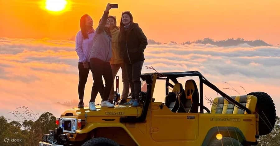 Bali: Shared Mount Batur Sunrise Jeep Tour with Hot Springs - What to pack for the morning