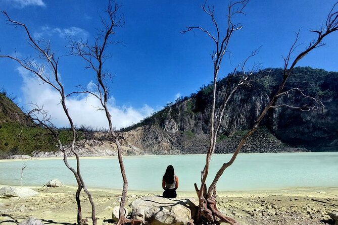 Bandung Tour All In, White Crater, Volcano Mountain, Hot Spring - White Crater, where the ground looks unreal