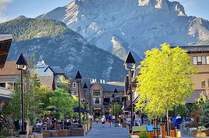 Banff Gondola Hot Springs Bow Falls and Three Lakes tour - Two Jack Lake and the Mount Rundle view