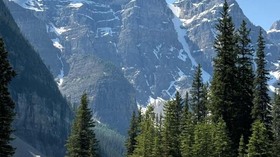 Banff: Gondola, Hot Springs, Bow falls & Three lakes tour - Guide quality can shape the whole day