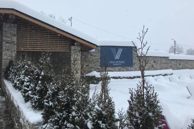 Bansko: Villa Victoria Thermal Pool Escape - Changing rooms, showers, and the restaurant