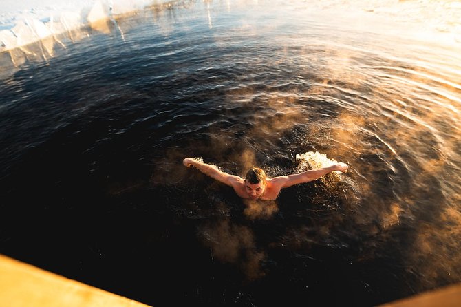 Best Of Lapland: Sauna, Ice swimming, Dinner & Northern Lights - Hunting for the Northern Lights