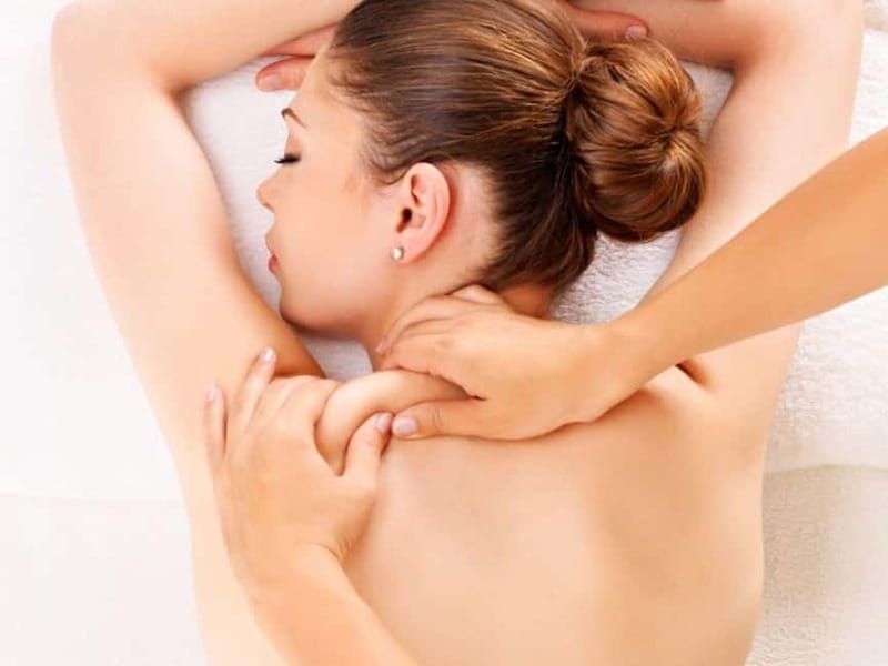 Bodrum: Turkish Bath with Oil Massage and Hotel Pickup - Changing rooms, towels, and the peshtemal