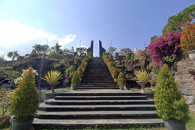 Brahmavihara Arama Banjar Hot Spring Ulundanu Bratan Private Tour - What this North Bali day is really like