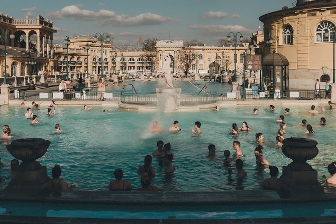Budapest BeerSpa with Unlimited Beer and Optional Széchenyi Bath - Timing your visit and managing the crowds