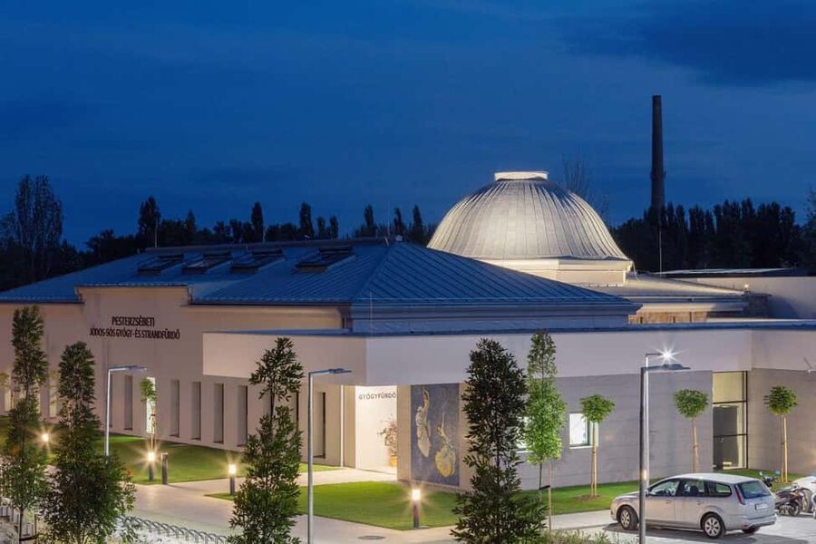 Budapest: Pesterzsébet Salt-Iodine Spa & Sauna World Ticket - What makes Pesterzsébet different from Budapest’s famous baths