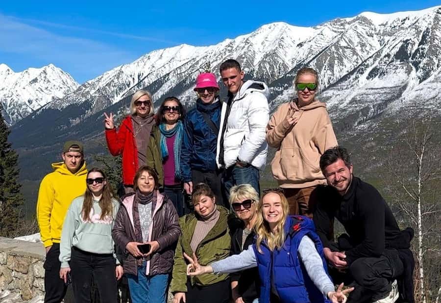 Calgary: Radium Hot Springs & Marble Canyon Day Trip - Guides, comfort, and the small-group feel