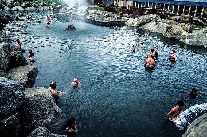 Chena Hot Springs Shuttle Service - Northern Lights stops are a bonus, not a promise