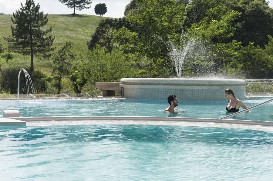 Chianciano Terme: Theia Thermal Pools Entrance Ticket - Indoor and outdoor pools from 33 to 36°C