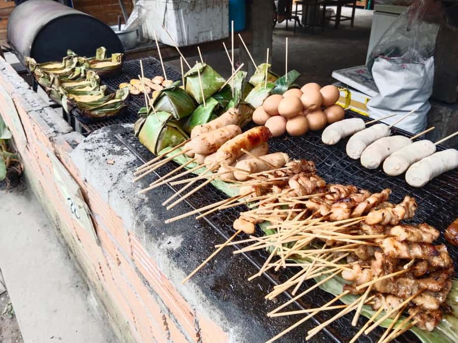 Chiang Mai: Mae Kampong Village, Hot Springs & Bor Sang Tour - San Kamphaeng Hot Springs: soak or swim