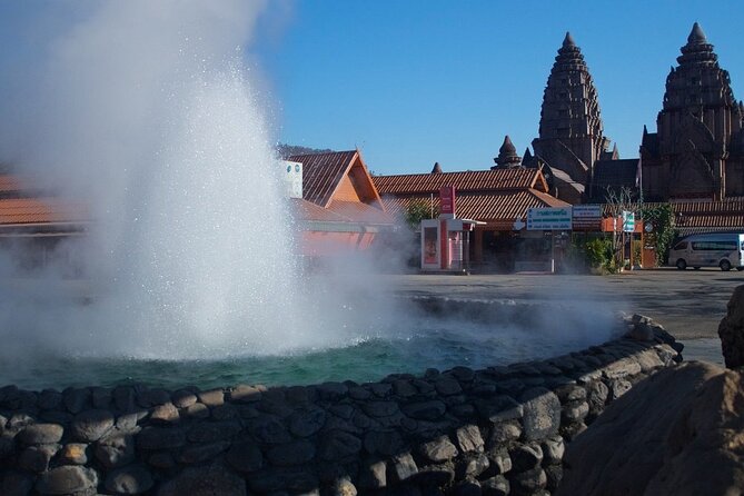 Chiang Rai Tour: Hot Spring,White Temple, Golden Triangle, Yao - The long return is the cost of starting in Chiang Mai