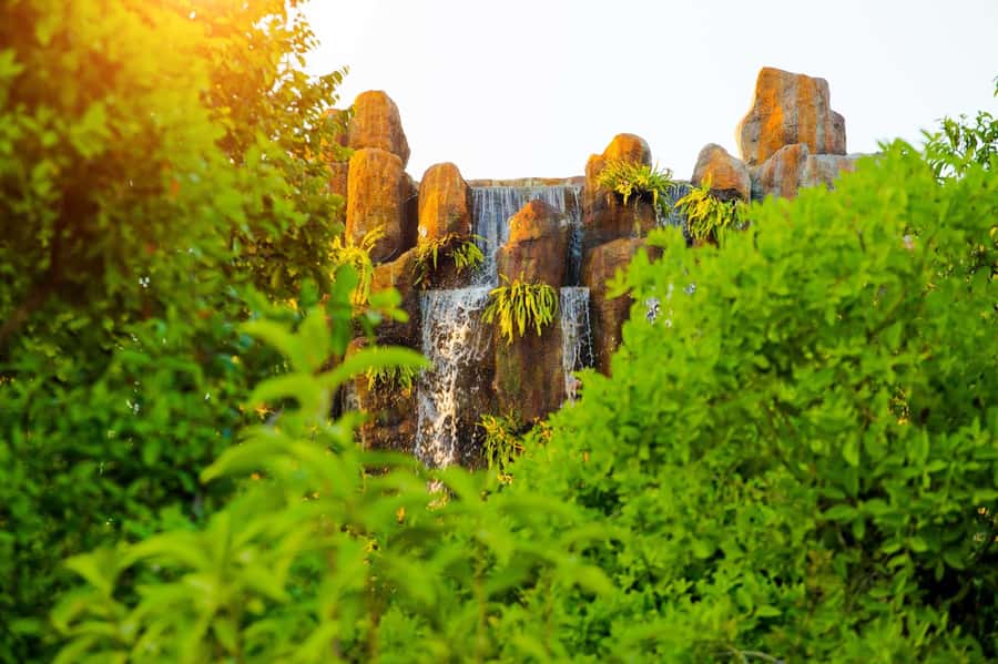 Chiangmai to Chiangrai: 3 Temples, Hot Springs& Lalitta Cafe - The early pickup and long road to Chiang Rai