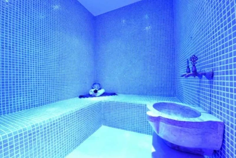 City Of Side:Turkish Bath with Traditional Turkish Tea - Noise, crowds, and the question of relaxation