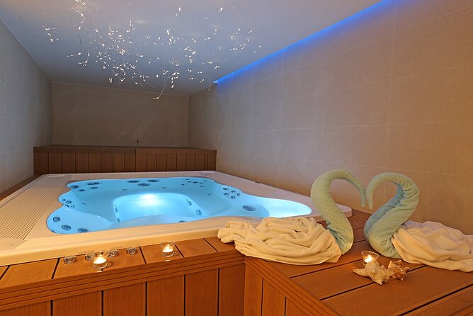 Cleopatra Deluxe Spa Treatment VIP With Massage Sauna Jacuzzi - Jacuzzi time and a short pause with hot drinks