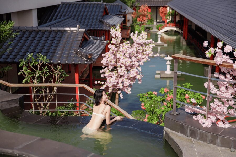 Da Nang: Mikazuki Water Park 365 with Onsen E-Ticket - The indoor water park is the practical star
