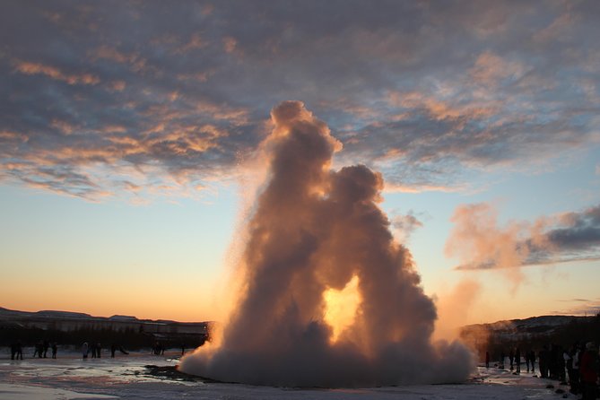 Day Trip to the Golden Circle and Hot spring Geyser by 4WD Jeep from Reykjavik - Who will get the most from this day