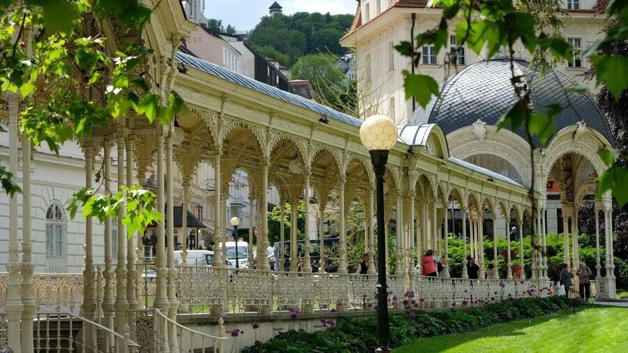 Daytrip from Prague to Karlovy Vary (Hot Springs Area) - Key Points at a Glance