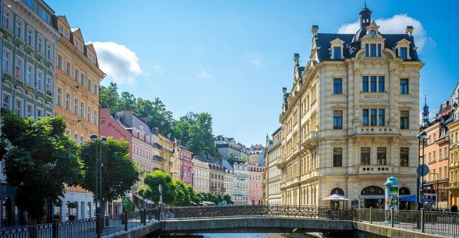 Daytrip from Prague to Karlovy Vary (Hot Springs Area) - The Ride West from Prague