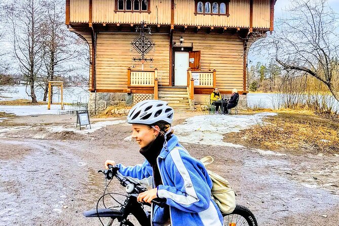 Explore happiest Helsinki: Bike/Ebike: BBQ, Sauna, Forest, &Parks - Seurasaari and its wooden Finland