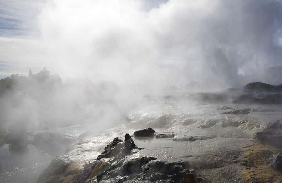 From Auckland: Rotorua Māori Village & Hot Springs with Haka - Price, value, and the six-hour travel question