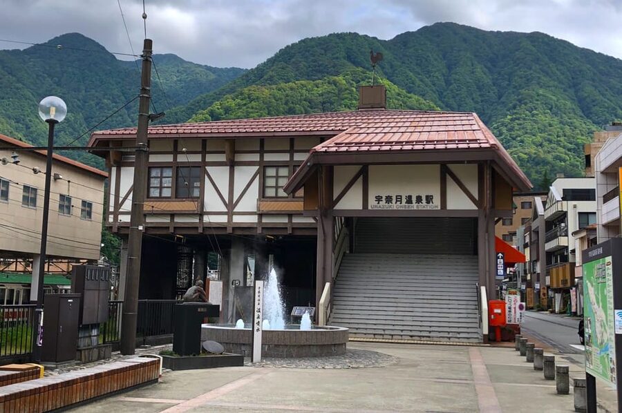 From Kanazawa: Kurobe Gorge & Unazuki Onsen Full-Day Tour - Weather, comfort, and the best season