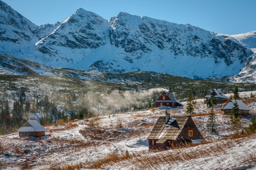 From Krakow: Hot Springs and Zakopane with Gubałówka - Morning pickup and the road to the Tatras