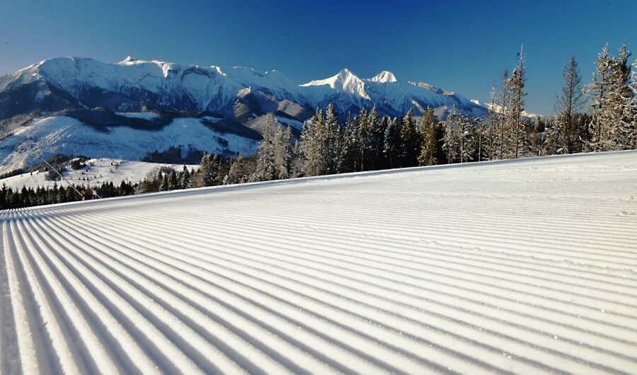 From Kraków: Tatra Mountans Ski Trip and Thermal Baths Visit - The views and the physical demands