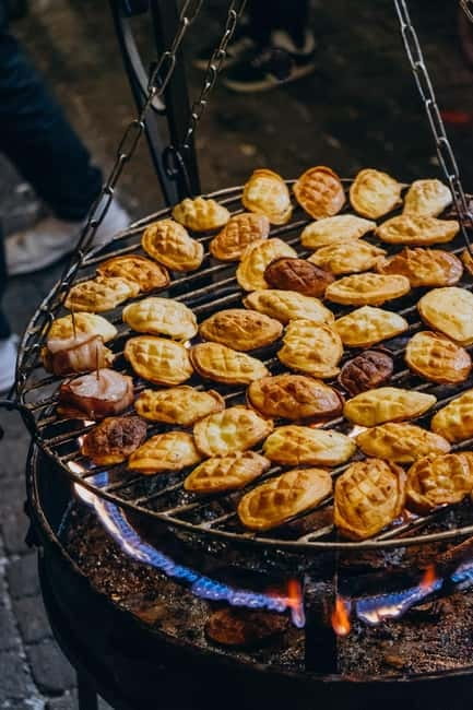 From Krakow: Zakopane and Thermal Pools Day Trip - The mountain hut and regional tasting