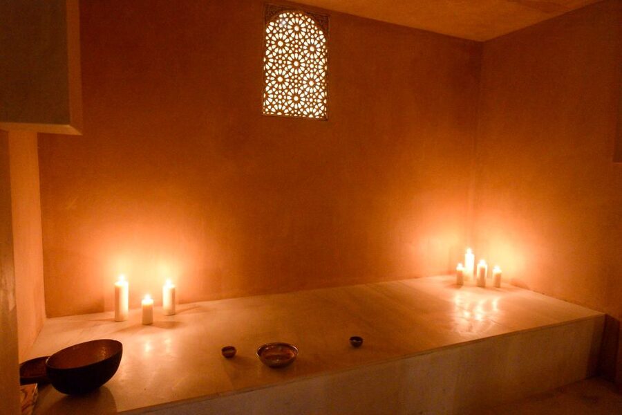 From Malaga: Hammam Bath, Kessa and Relaxing Massage Tour - The 15-minute massage and choice of scent