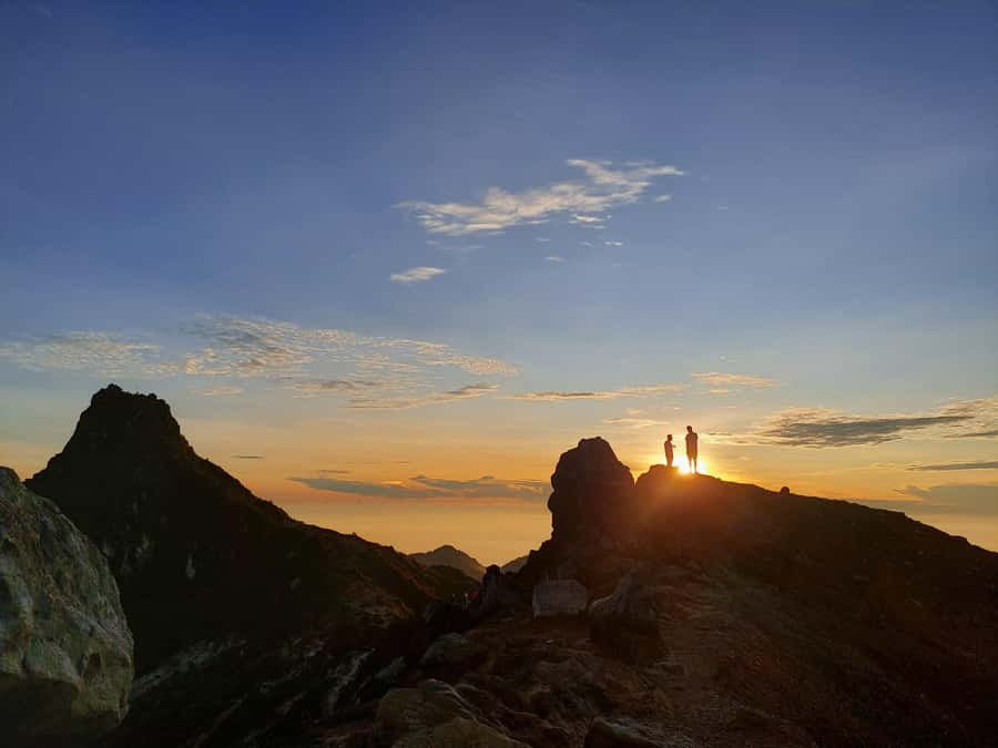 From Medan: Mount Sibayak Sunrise Hike & Natural Hot Spring - A 105-minute climb before sunrise