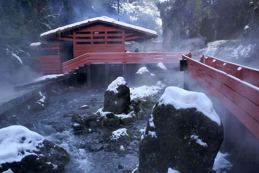 From Pucón: Geometric Hot Springs - The long road from Pucón to the thermal pools