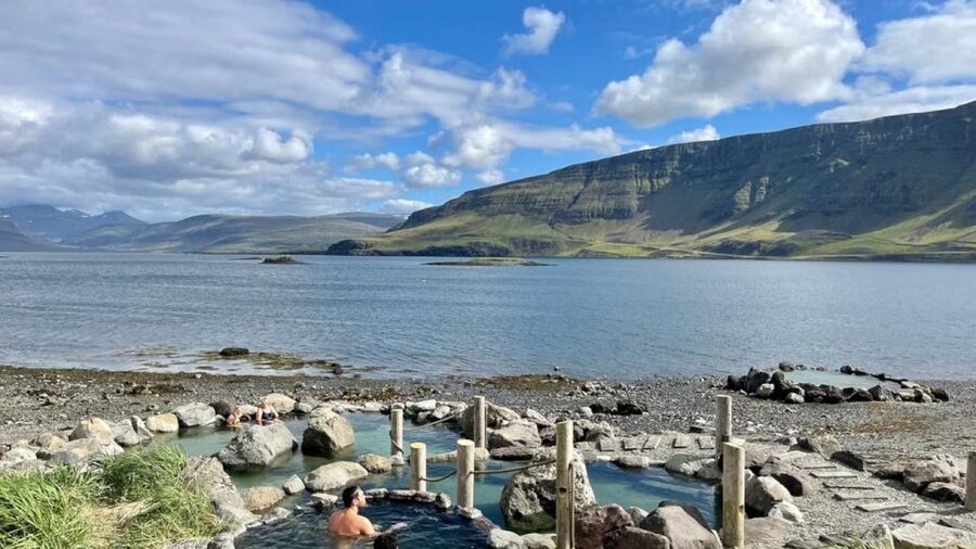 From Reykjavík: Golden Circle Route & Hvammsvik Hot Spring - Hveragerði, Eilífur Geyser, and bread from the earth