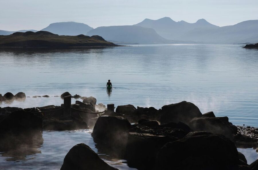 From Reykjavik: Hvammsvík Hot Spring with Transportation - How long you really get at Hvammsvík