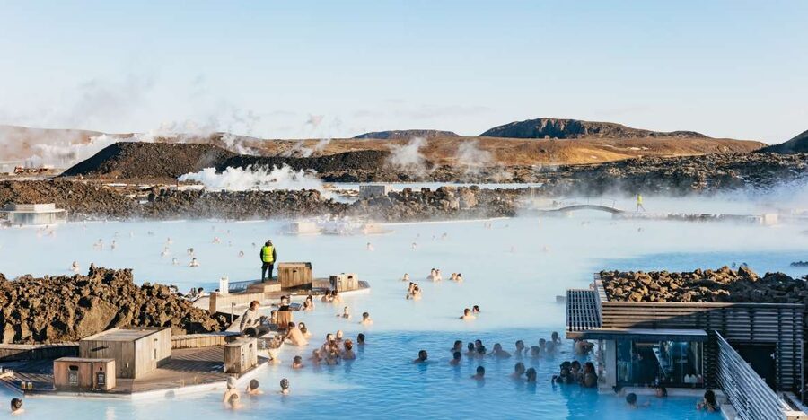 From Reykjavík: Volcanoes and Blue Lagoon Day Trip - Kleifarvatn: a dark opening to the peninsula