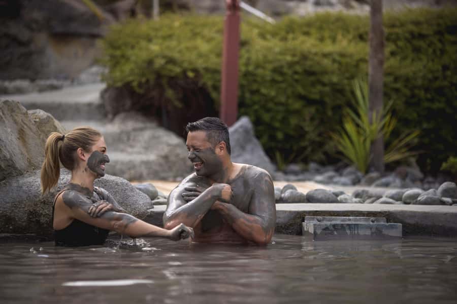 From Rotorua: HELL's GATE Geothermal MUD BATH Half Day Tour - A 45-minute walk through active geothermal ground