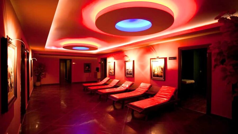 From Side Turkish Bath: Full-Body Peeling & Relaxing Massage - Sauna and steam room warm-up