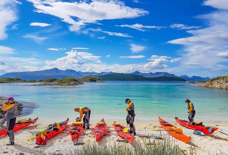 From Tromsø: Kayak trip with lunch and sauna at Sommarøy - Key things to know before booking
