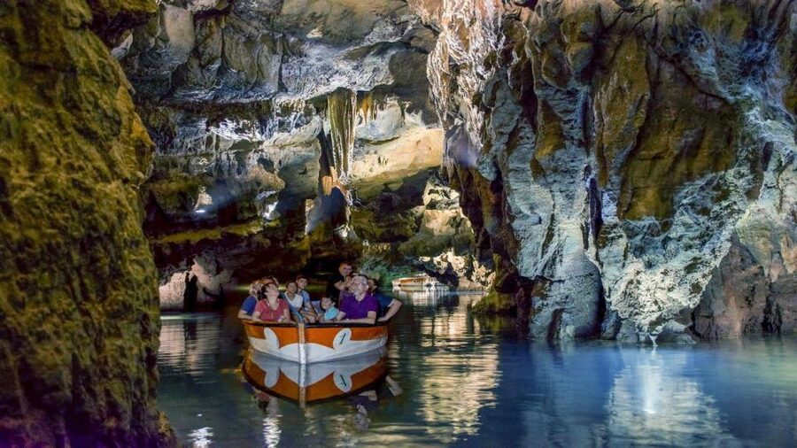 From Valencia: Montanejos Thermal Spring & San Jose Cave - A warm swim at Montanejos